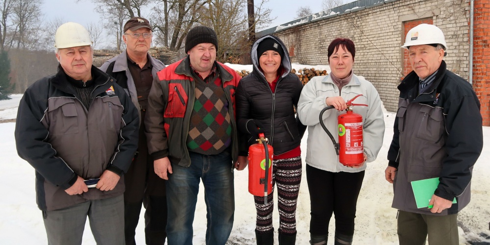 Praktiskās nodarbības ugunsdzēsības mācībās