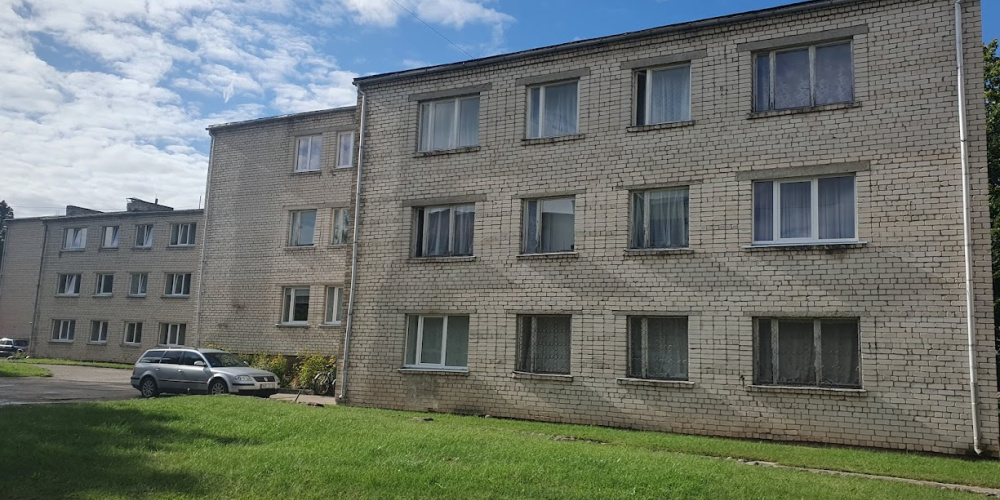 11 dzīvokļu un 1 pagraba izsole Planīcas ielā 4, Kuldīgā