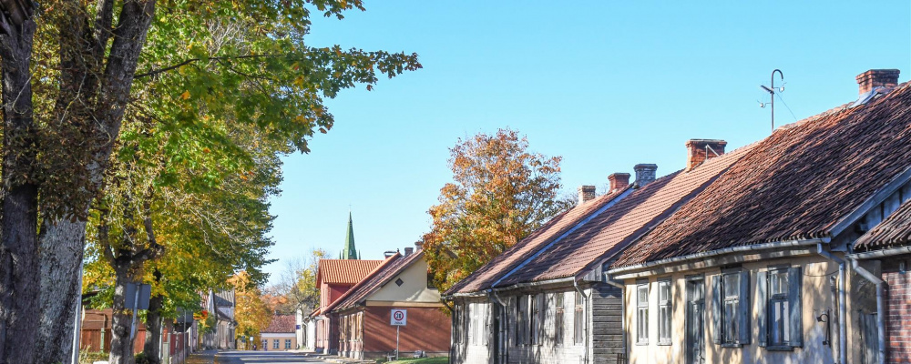 Iedzīvotājs jautā par siltumtrases izbūvi Jelgavas ielā