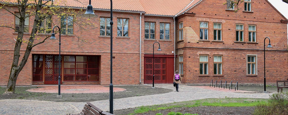 Atjaunota siltā ūdens un siltuma padeve