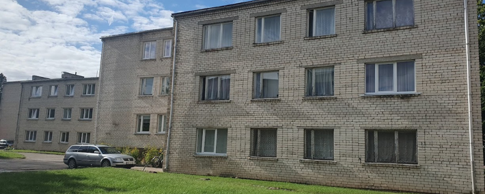 6 dzīvokļu un 1 pagraba izsole Planīcas ielā 4, Kuldīgā