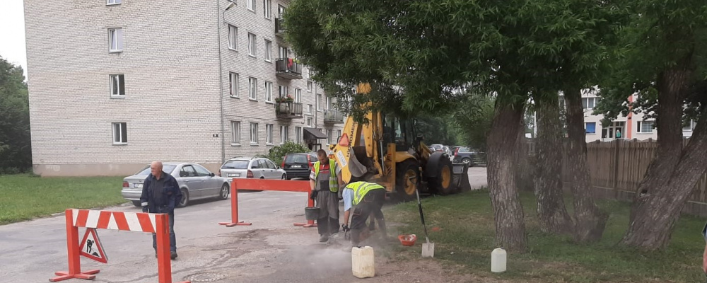 Ūdens noplūde konstatēta siltumtrasē pie Virkas ielas