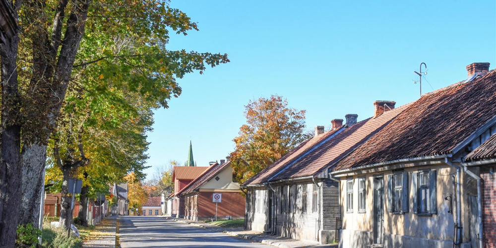 Iedzīvotājs jautā par siltumtrases izbūvi Jelgavas ielā